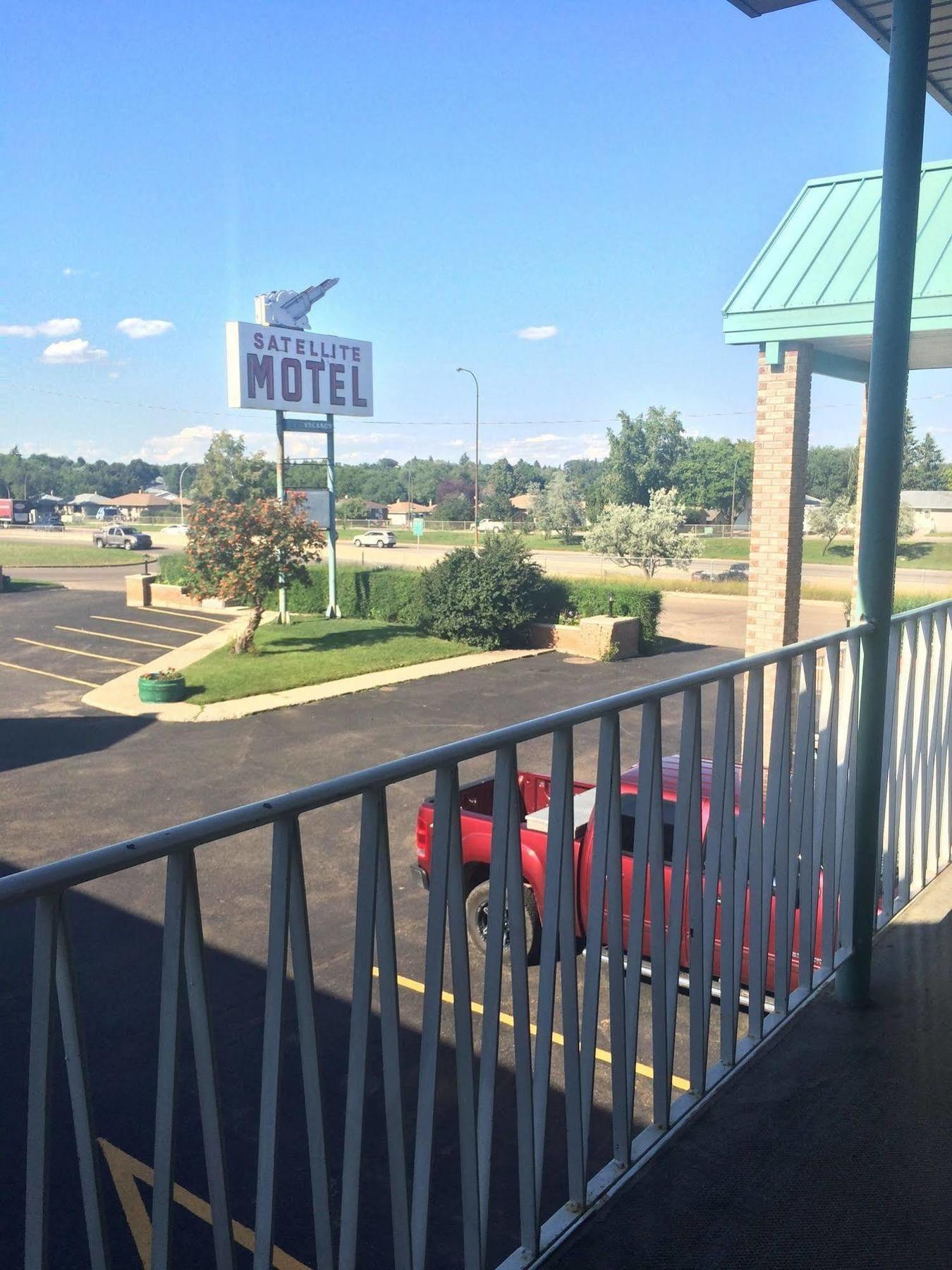 Satellite Motel メディシンハット エクステリア 写真
